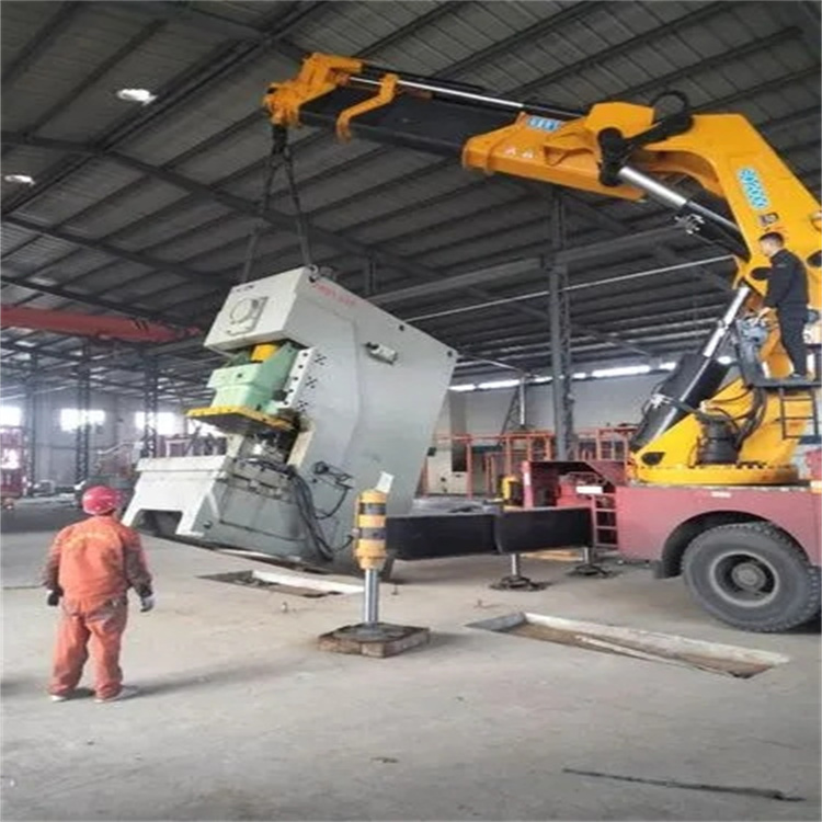 平远80吨折臂吊车出租附近电话